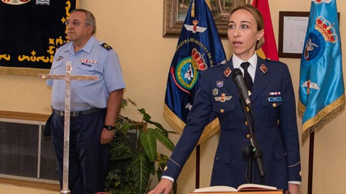 Telediario 1 - Una mujer asume por primera vez el mando de una unidad en el Ejército del Aire