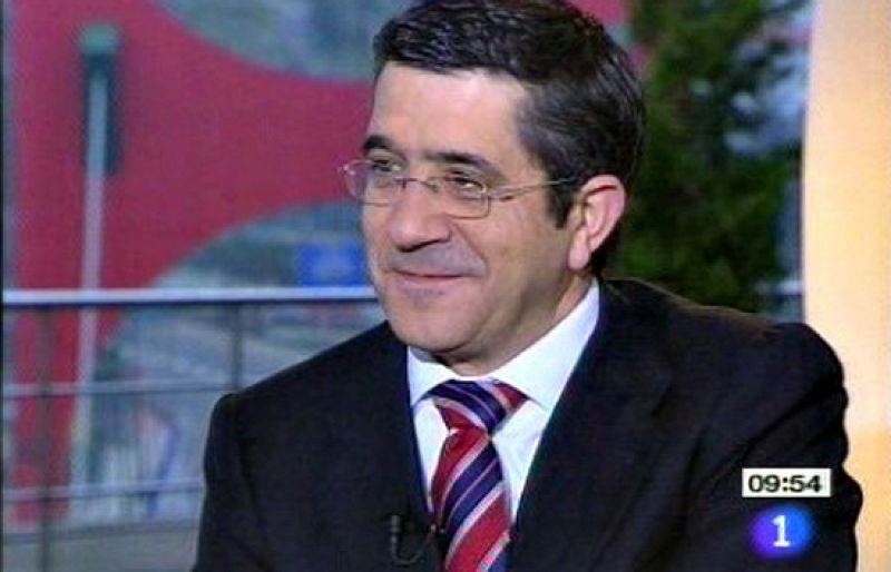 El candidato socialista en las elecciones al Parlamento Vasco, Patxi López, ha asegurado en "Los Desayunos de TVE" que se ve como lehendakari y que en el País Vasco hay "hartazgo" de Ibarretxe.