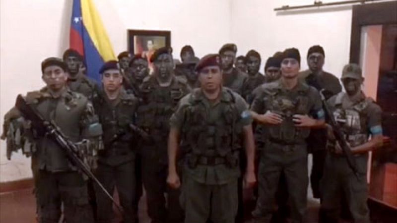 El chavismo califica de "ataque terrorista" el levantamiento militar en el Fuerte Paramacay