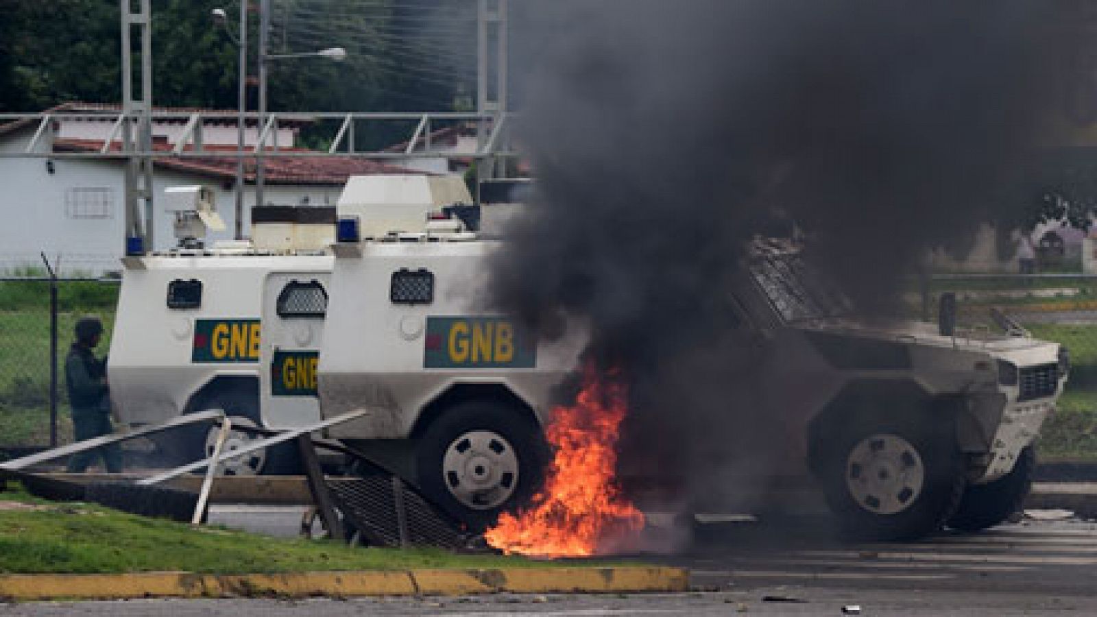 Un grupo militar se subleva en Venezuela y es reducido por el Ejército
