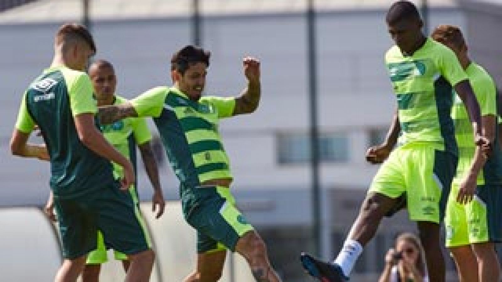 El Chapecoense muestra su recuperación en el Gamper - Informativo 24h | Ver