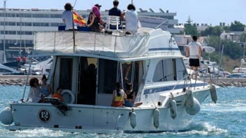 La familia de ngel Nieto esparce sus cenizas en el mar