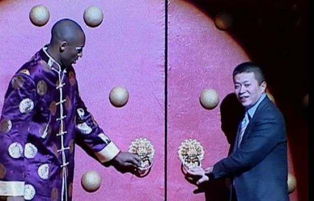 Baloncesto en RTVE - Kobe presenta su web china