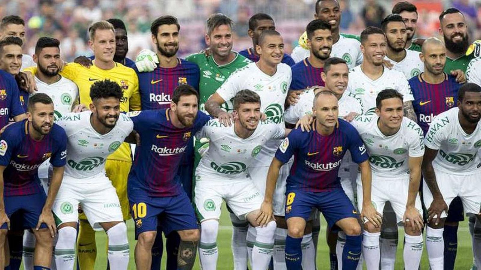 El Barça golea al Chapecoense en el Gamper