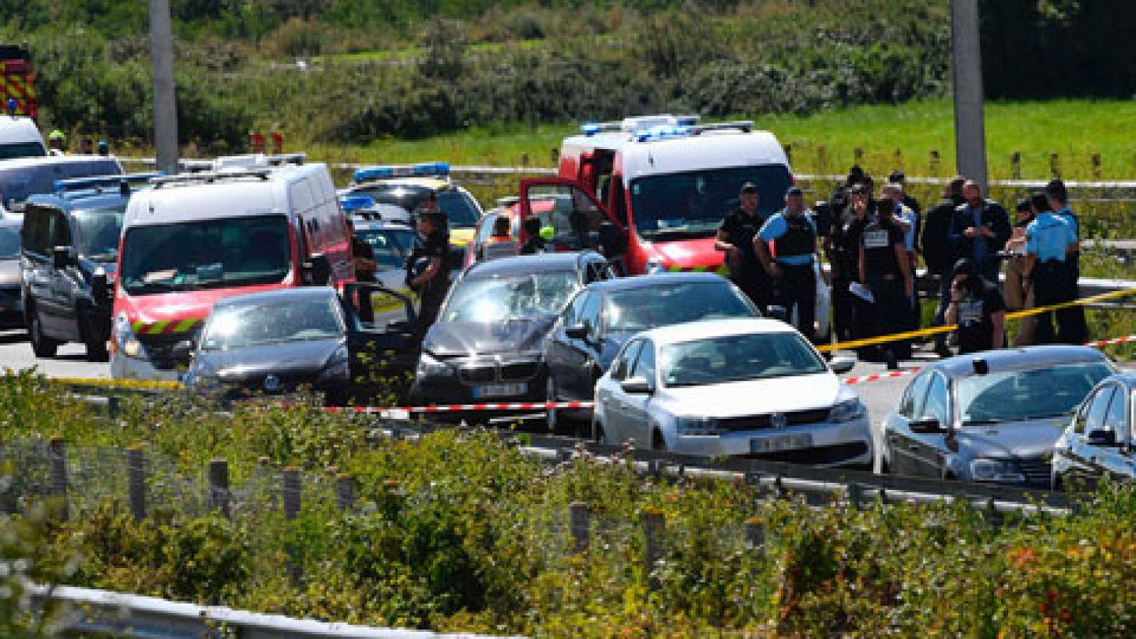 Telediario 1: Seis militares heridos en un atropello "deliberado" cerca de París | RTVE Play