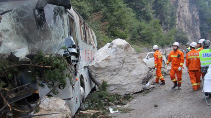 Un terremoto en China deja una veintena de muertos y más de 250 heridos