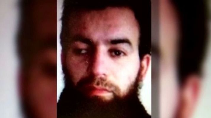 Telediario 1 - La prensa francesa desvela la identidad del supuesto autor del atropello de militares en París