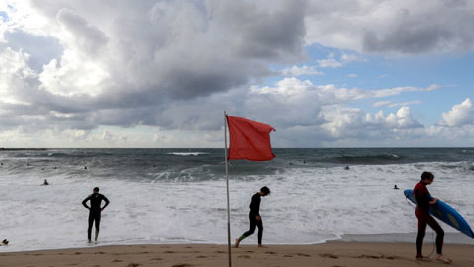 El tiempo: Lluvias localmente fuertes en el entorno del litoral sureste peninsular e Ibiza | RTVE Play