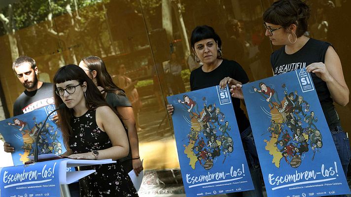 Telediario 1 - La CUP llama a desobedecer al Estado "barriendo" al rey, a Rajoy, Aznar, Pujol y Artur Mas