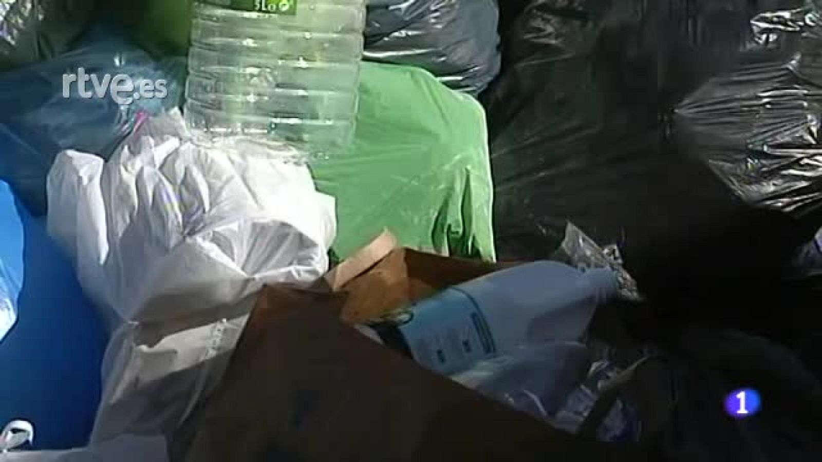 Desconvocada la huelga de recogida de basuras en Rota (Cádiz) | Ver