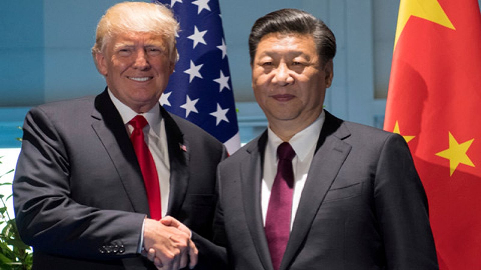 Informativo 24h: Donald Trump y Xi Jinping abordan en una conversación telefónica la crisis con Corea del Norte | RTVE Play