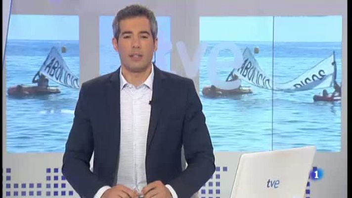 L'Informatiu - Els veïns del barri de la Barceloneta protesten contra la massificació turística