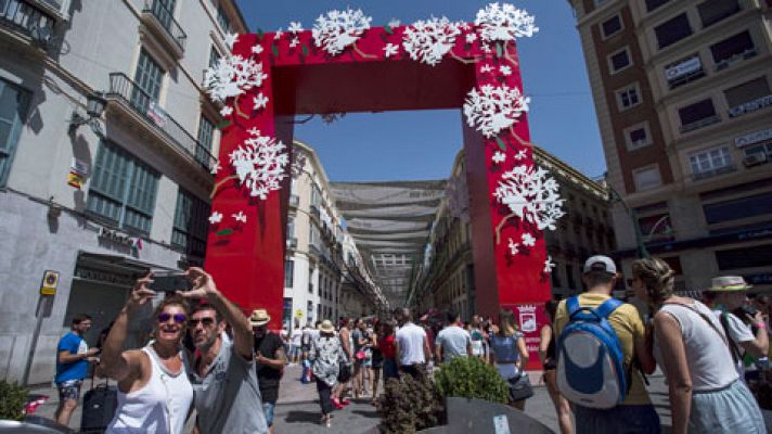 Telediario 1 - El sector del taxi convoca una huelga indefinida en Málaga