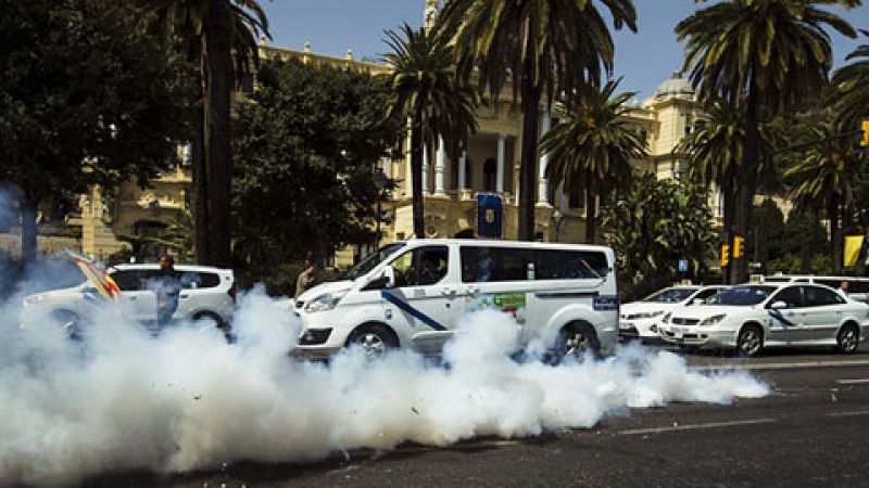 En Málaga tercera jornada de huelga indefinida en el sector del taxi