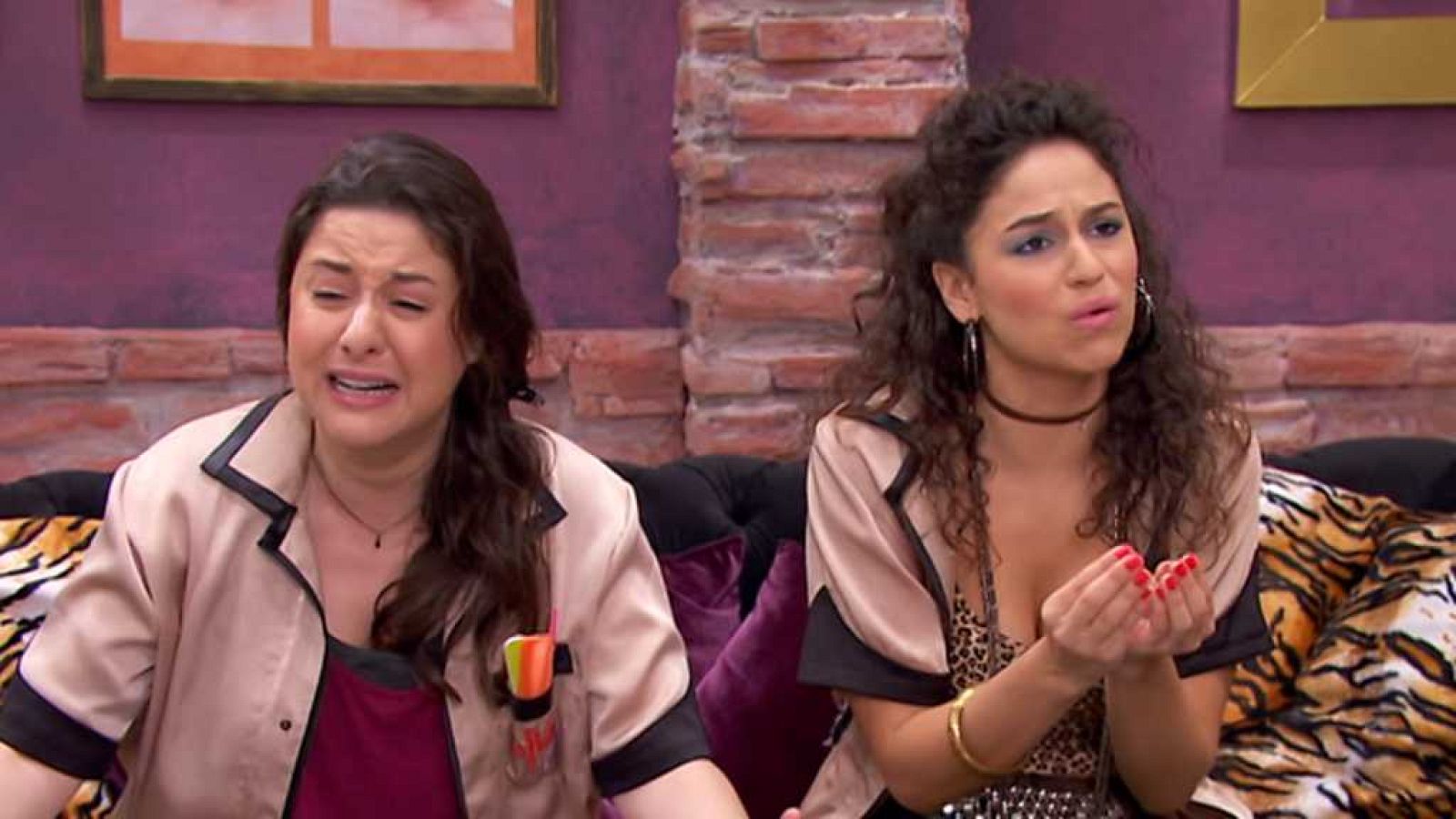 La peluquería - Adictos al cafe - ver ahora