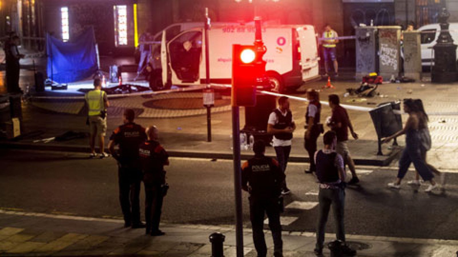 Al menos 13 muertos y 80 heridos en un atentado en las Ramblas de Barcelona