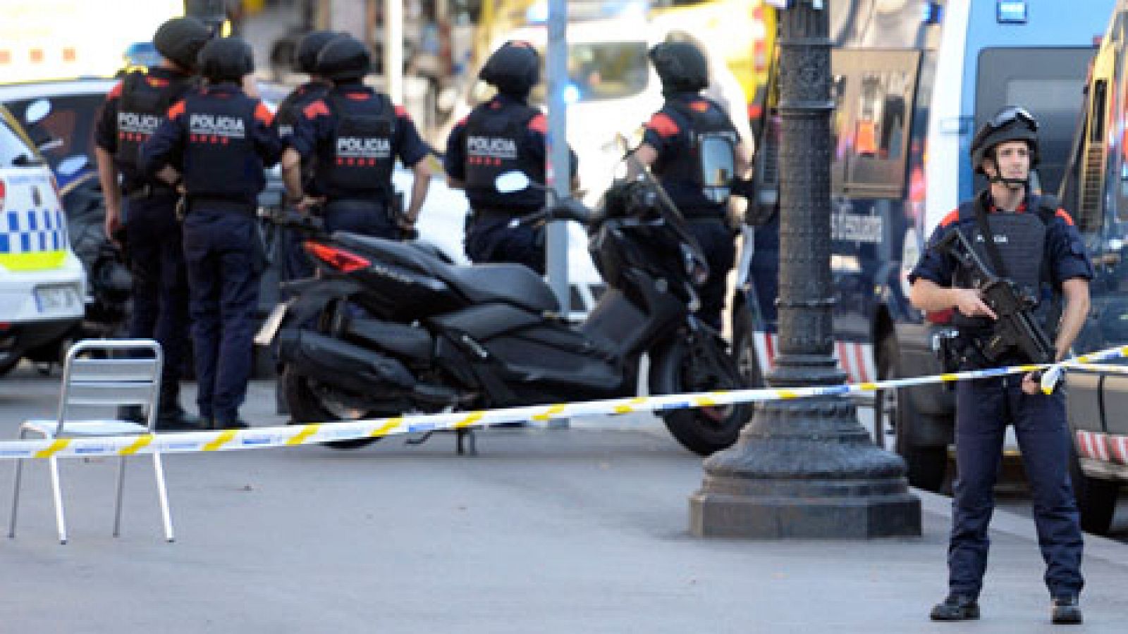 Telediario 1: Barcelona se blinda tras el atentado terrorista en las Ramblas | RTVE Play