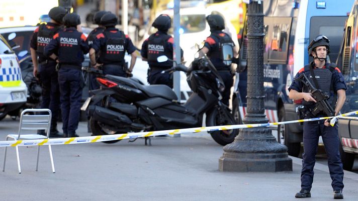 Telediario 1 - Barcelona se blinda tras el atentado terrorista en las Ramblas
