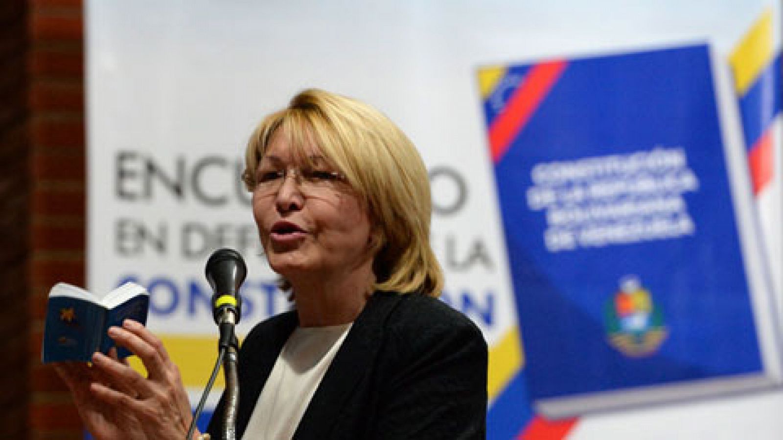 Telediario 1: La ex fiscal venezolana ha huido con su esposo a Colombia | RTVE Play