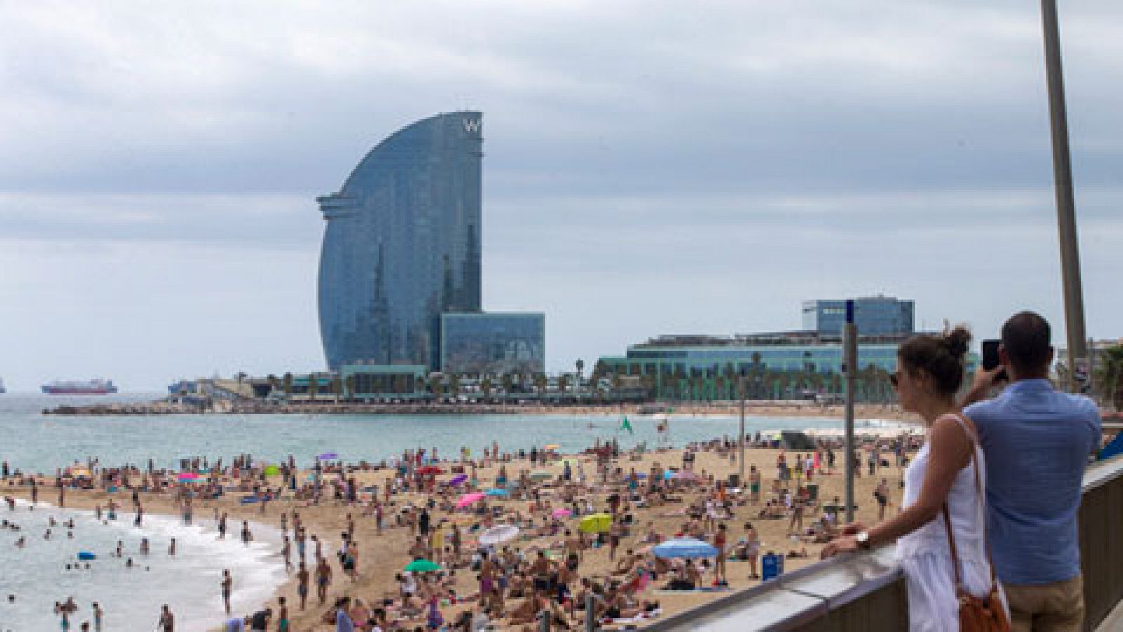 Barcelona busca recuperar la normalidad | Ver