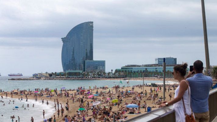 Telediario 1 - Barcelona busca recuperar la normalidad