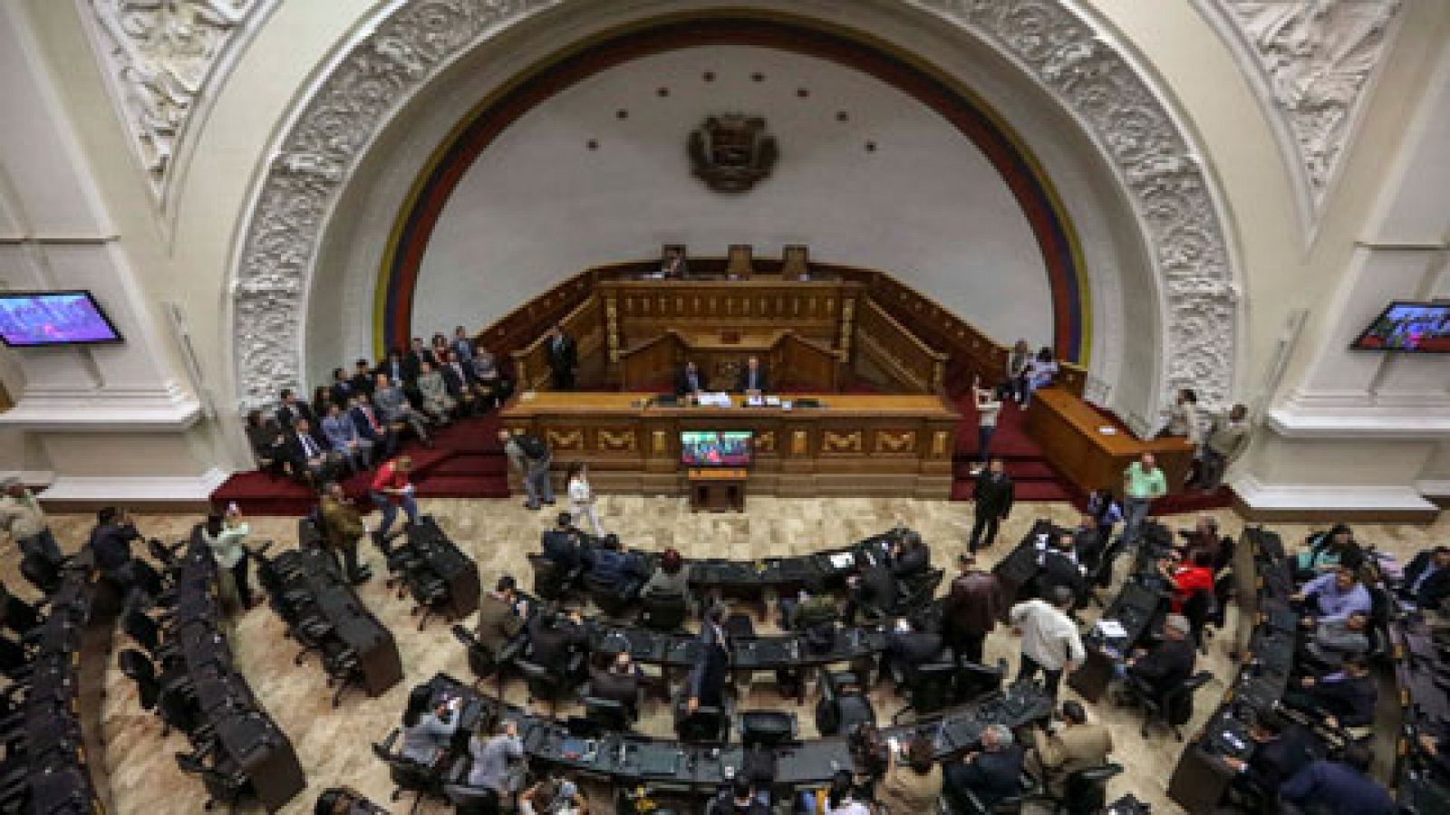 Telediario 1: Primera sesión plenaria del Parlamento venezolano | RTVE Play