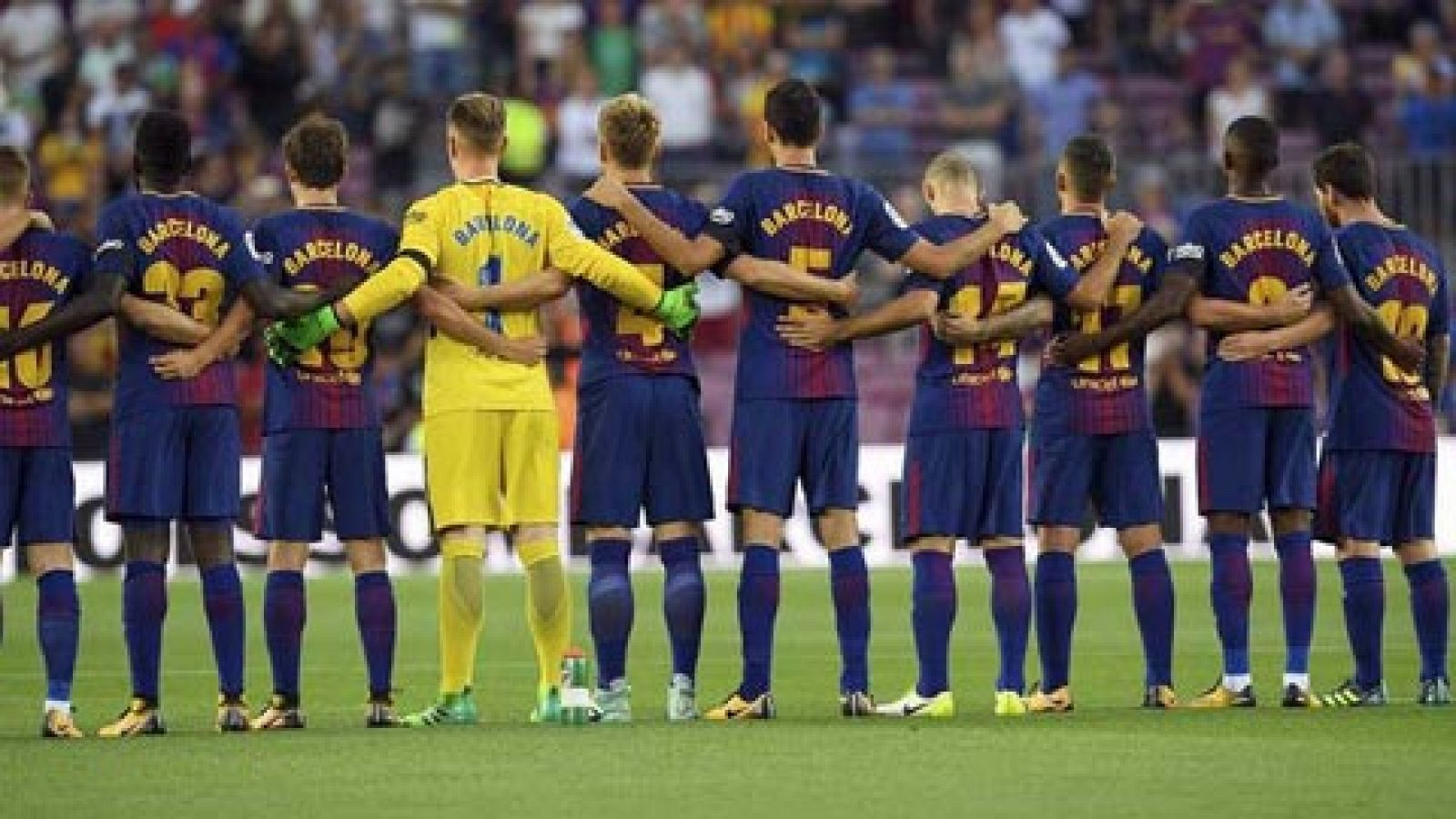 Telediario 1: El Camp Nou homenajea a las víctimas de Barcelona y Cambrils | RTVE Play