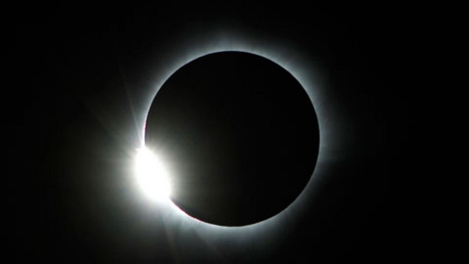 Telediario 1: El eclipse total de Sol se verá en Estados Unidos de costa a costa | RTVE Play