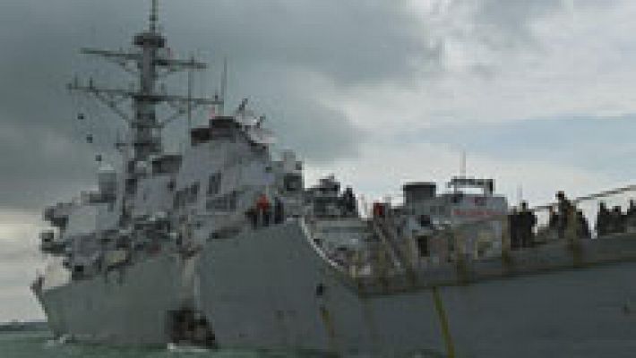 Telediario 1 - Diez desaparecidos tras colisionar un destructor estadounidense contra un mercante en Singapur