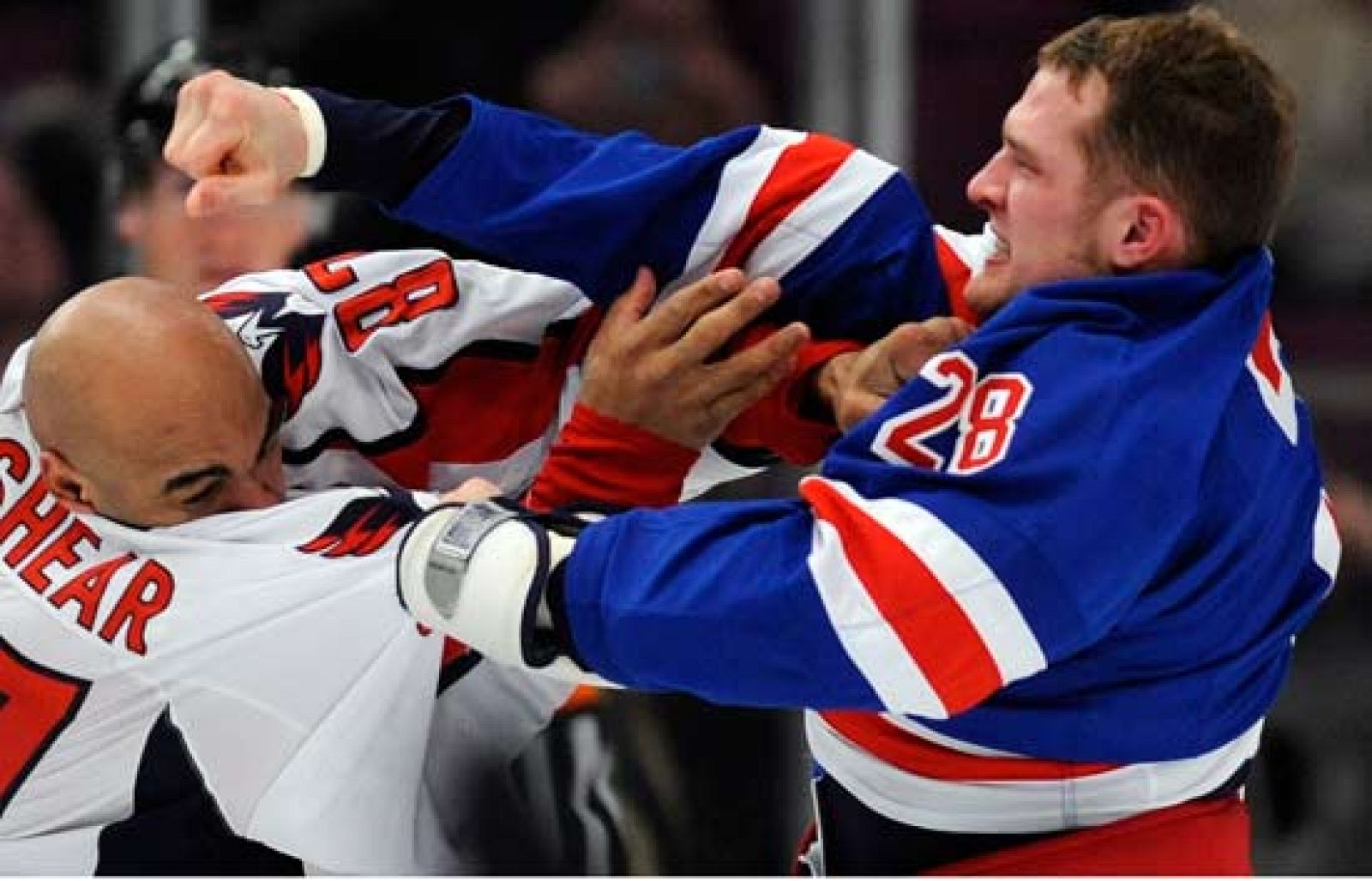 En hockey los derbis también son calientes | Ver