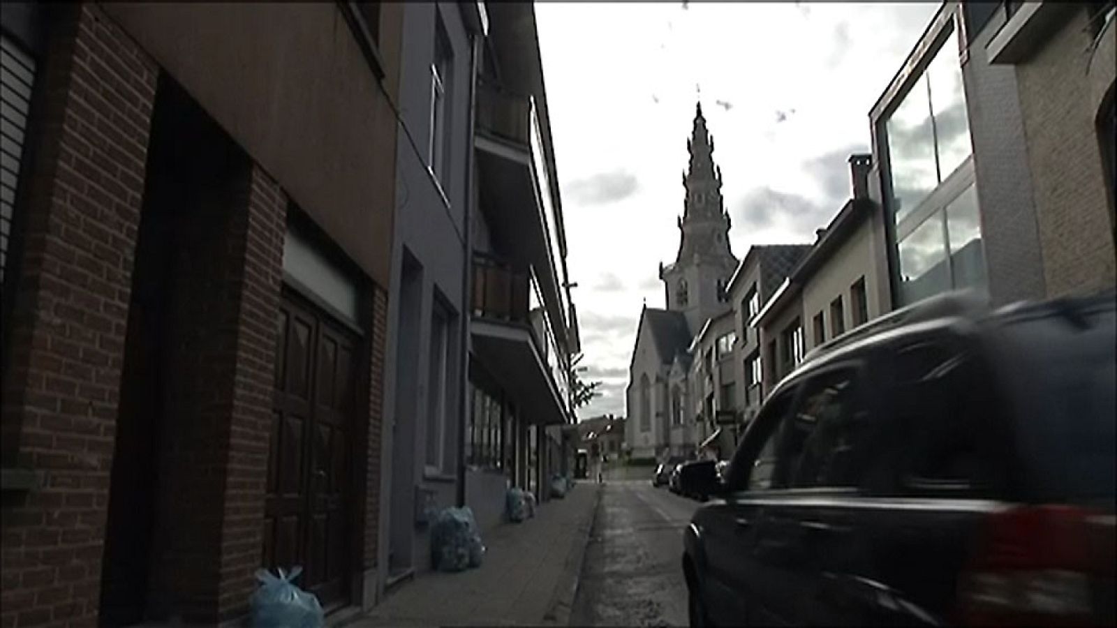 Telediario 1: El imán de Ripoll intentó encontrar trabajo en Bélgica a principios de 2016 | RTVE Play