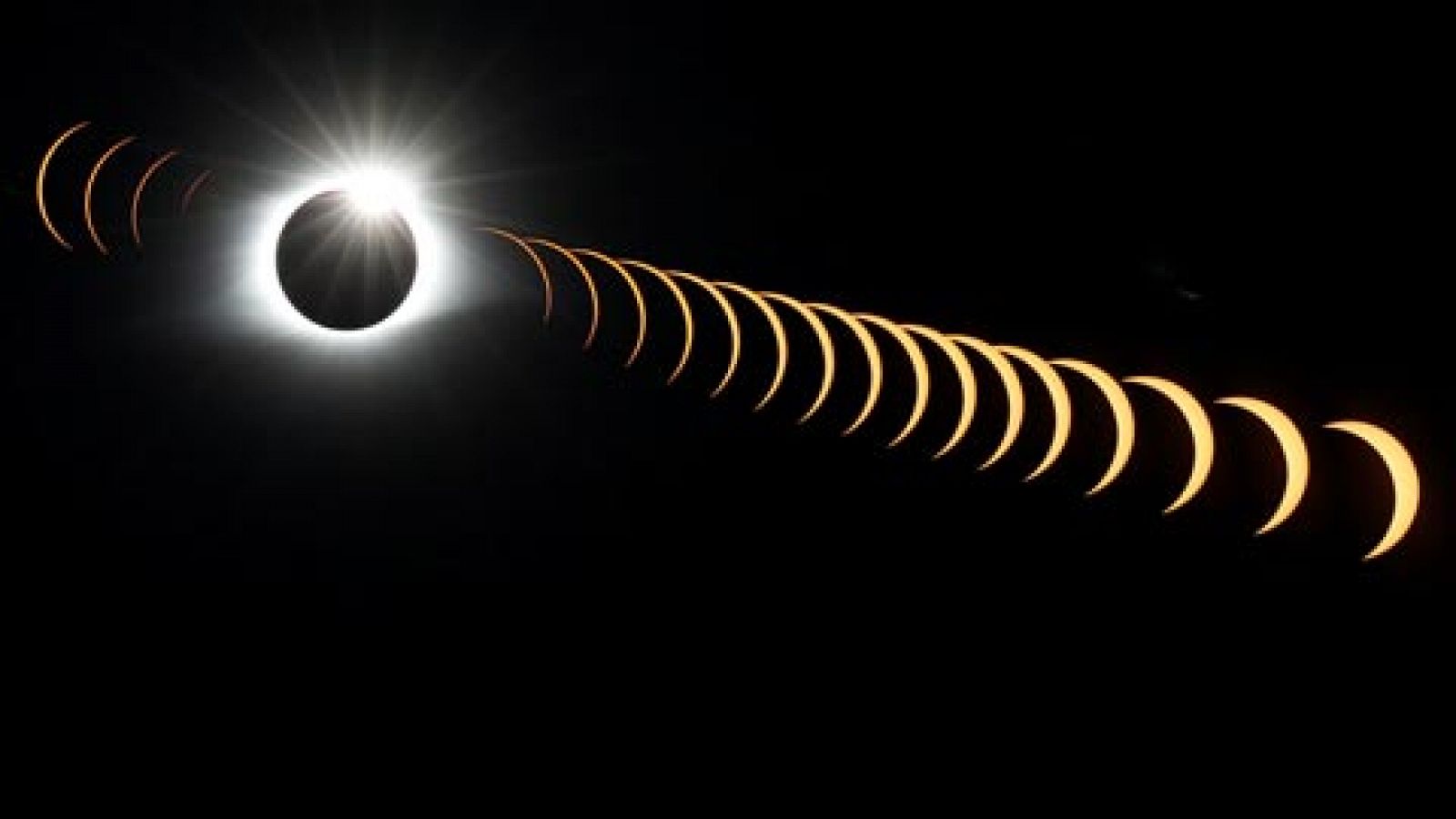 Telediario 1:  El eclipse de Sol atraviesa 4.000 kilómetros en EE.UU. | RTVE Play
