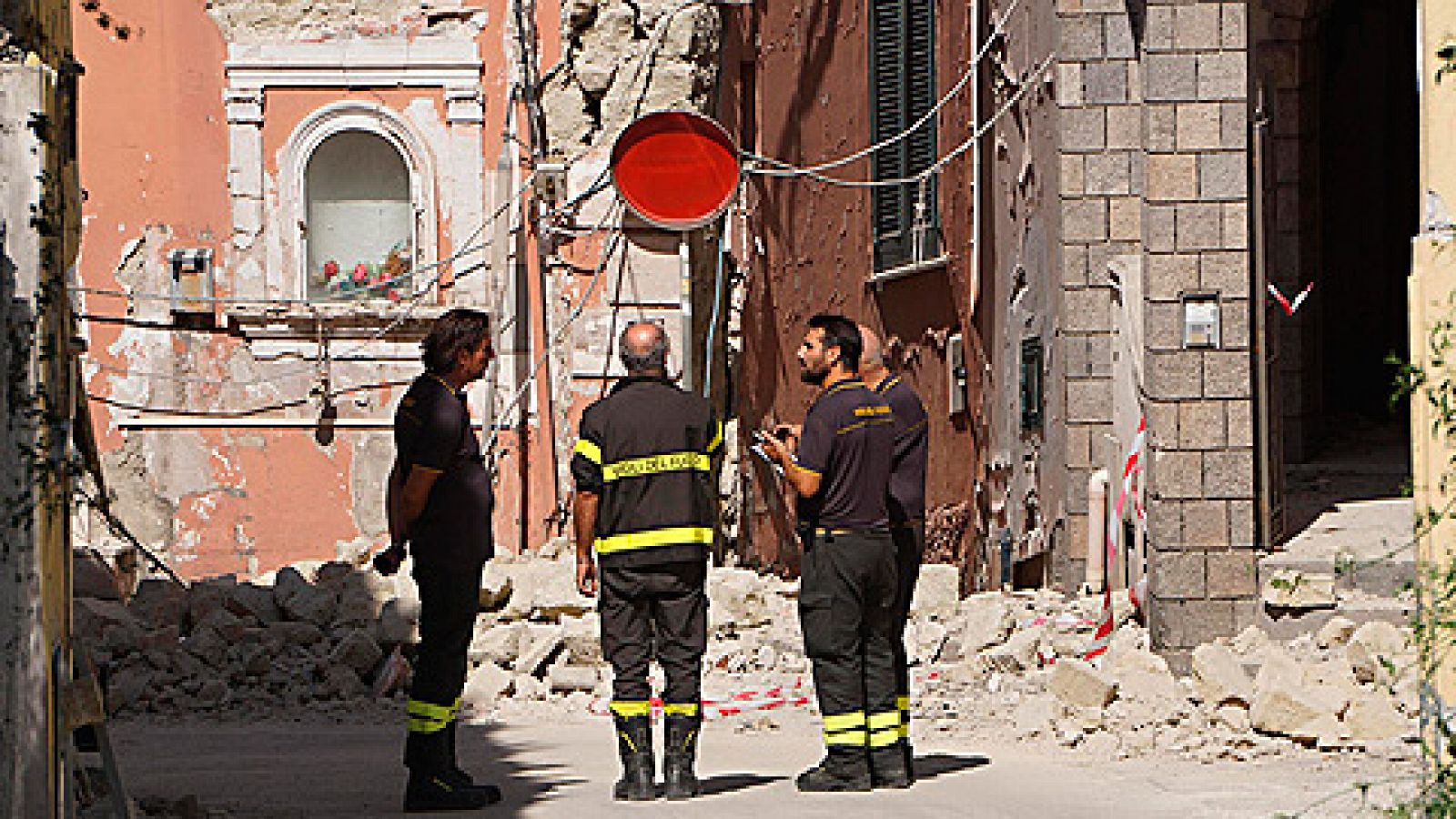 Telediario 1: Un terremoto sacude la isla italiana de Ischia | RTVE Play