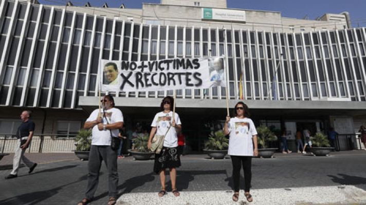 La familia de la víctima del ascensor de Valme denunciará a la Junta, al hospital, al fabricante y a la empresa de mantenimiento