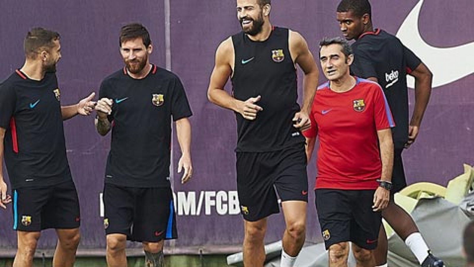 Telediario 1: El Barça sigue trabajando en los próximos fichajes  | RTVE Play