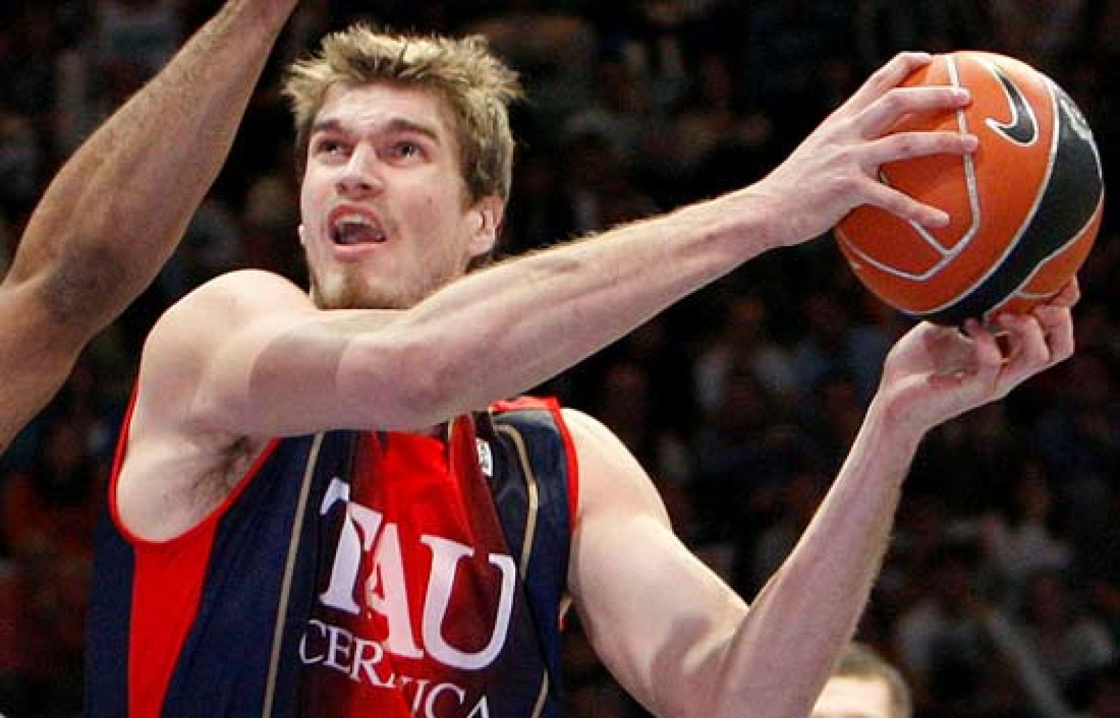 Tau - Pamesa, el mejor postre de la inauguración - Baloncesto en RTVE | Ver