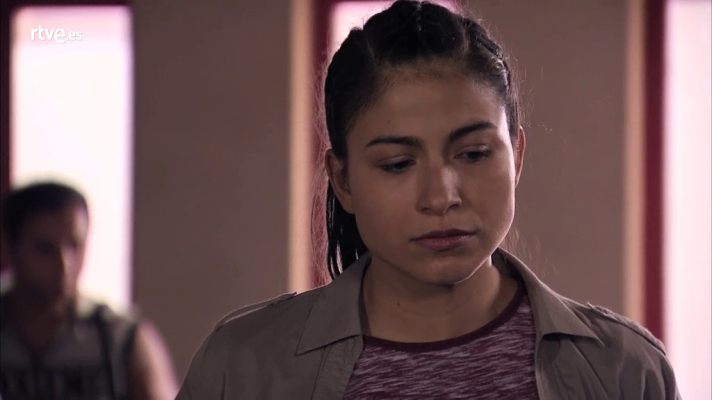 Servir y proteger - Elías y Max hablan con Nacha porque está descentrada