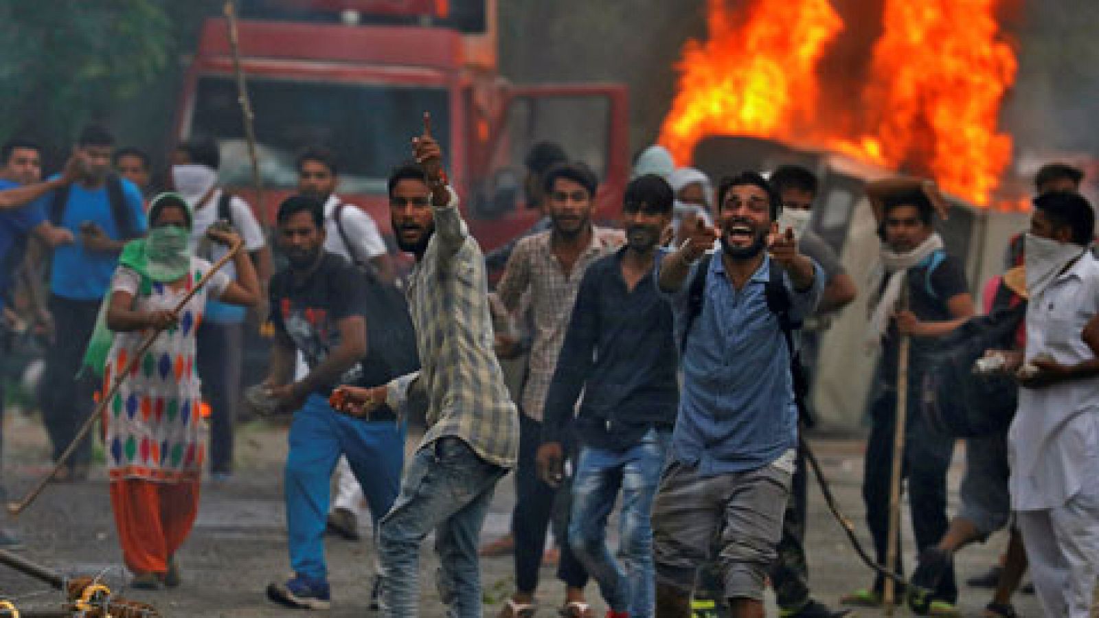 Telediario 1: Disturbios en la India por la condena de un guró por violación | RTVE Play
