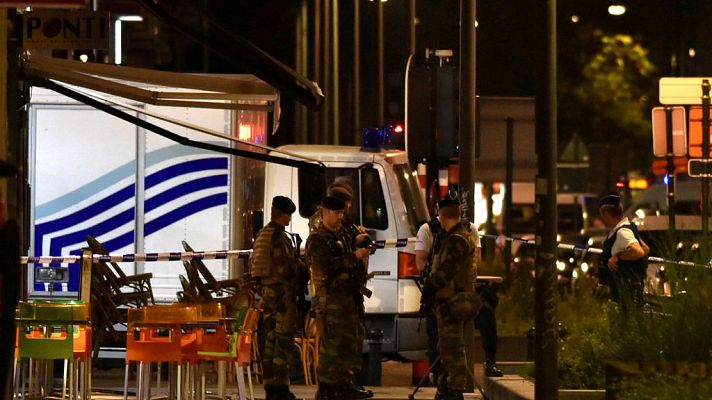 Telediario 1 - La Policía investiga por terrorismo dos ataques en Bruselas