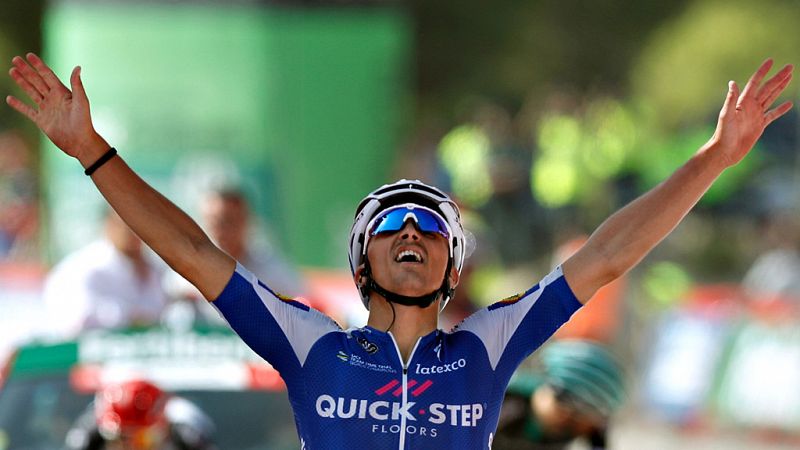 El francés Julian Alaphilippe (Quick Step) ha ganado la octava etapa de la Vuelta a España que se ha disputado entre Hellín y Xorret de Catí con un recorrido de 199,5 kilómetros, en la que el británico Chris Froome (Sky) mantuvo el jersey rojo de líd