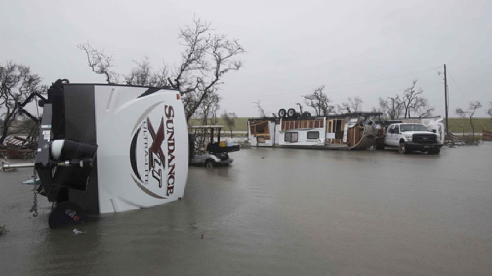 Sin programa: El huracán Harvey provoca fuertes inundaciones a su paso por Texas | RTVE Play