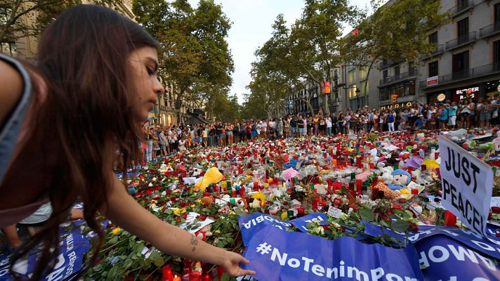 Telediario 1 - Muere una de las mujeres heridas en el atropello masivo