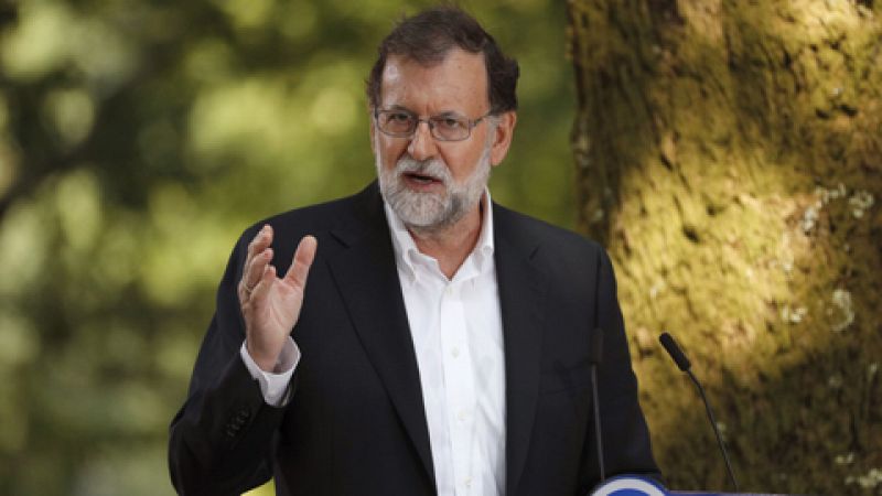 Rajoy le resta importancia a los abucheos recibidos en la manifestación de Barcelona