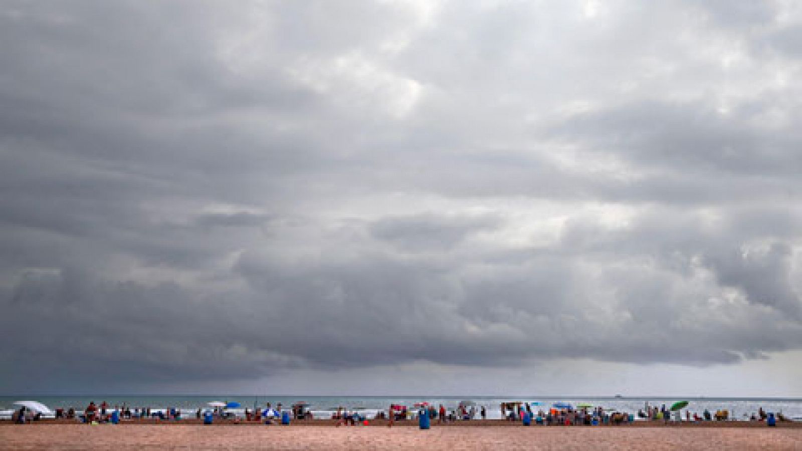 El tiempo: Rachas de viento intensas en el entorno de los litorales de Málaga y Granada | RTVE Play