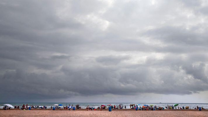 Rachas de viento intensas en el entorno de los litorales de Málaga y Granada