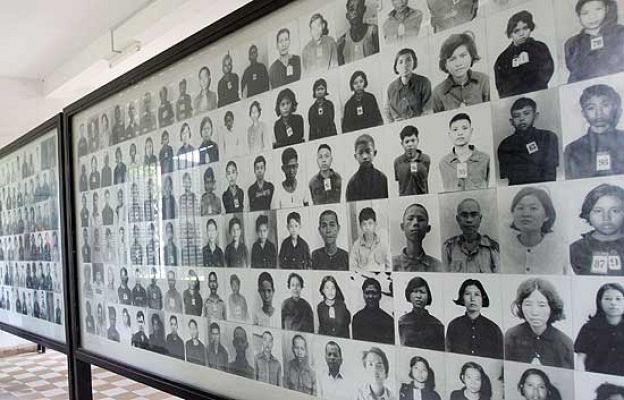 La 2 Noticias - Documental del genocidio en Camboya