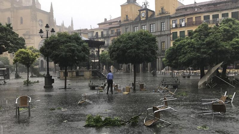 Media Península en alerta por lluvia, tormentas y granizo