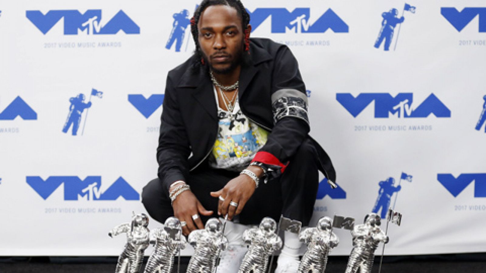 Telediario 1: El rapero Kendrick Lamar triunfa en los premios MTV Video Music Awards | RTVE Play