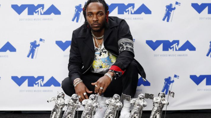 El rapero Kendrick Lamar triunfa en los premios MTV Video Music Awards