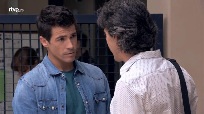 Servir y proteger - Rober amenaza a Martín